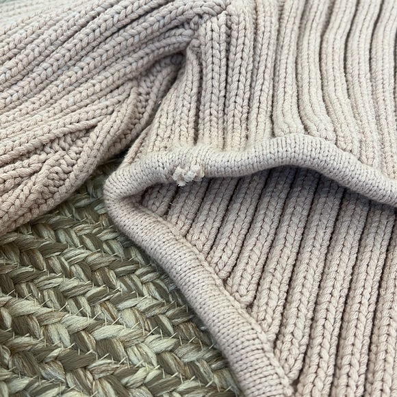 Revolve  sample PRIYA cutout sweater - Picture 7 of 8